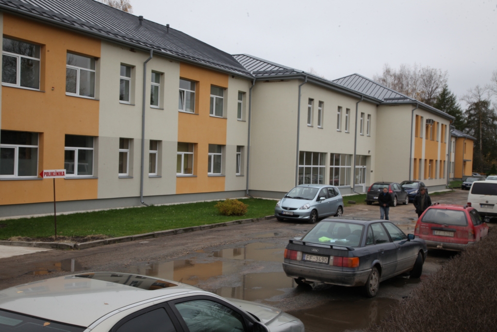 Trūkst ārstu un slimnieku gultas vietu, lai Gulbenē varētu atjaunot neatliekamās medicīniskās palīdzības slimnīcu. Mainīt profilu vēl četrus gadus liedz arī Eiropas naudas piesaiste ēkas rekonstrukcijā. 
Autors: Gatis Bogdanovs