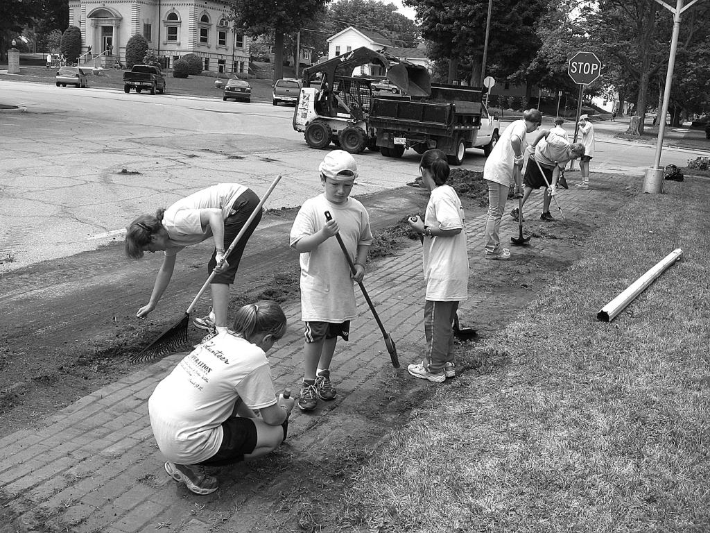 Darbaudzināšana veiksies, ja bērni redzēs vecāku piemēru un saskatīs veicamā uzdevuma jēgu
Autors: MEDIA