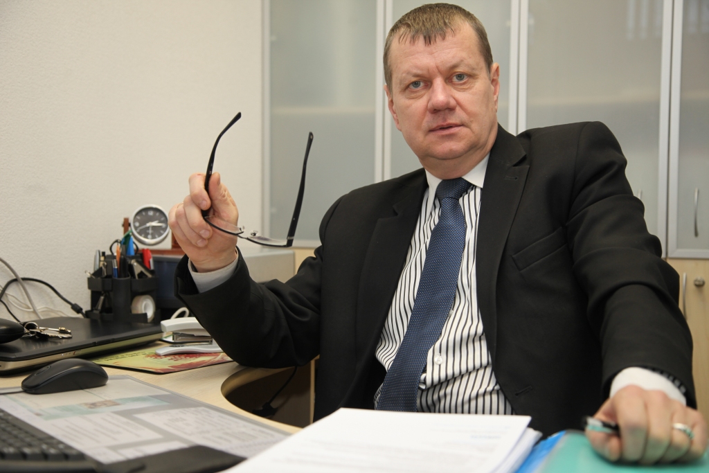 “Pēc šā raksta noteikti daudziem radīsies jautājumi. Labprāt izrunātos ar katru, kuram ir vēlēšanās apmainīties domām,” saka Valtis Krauklis, deputāts ar 27 gadu pieredzi. 	
Autors: Gatis Bogdanovs