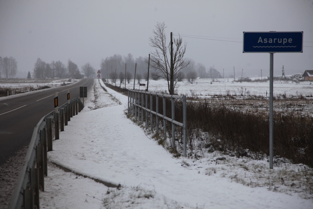 Varbūt ne cilvēki, bet dabas māte būs tā, kas notīrīs sniegu uz gājēju ietves, kas ved no Gulbenes uz Palienu. 
