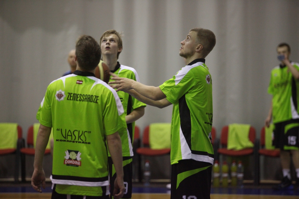 Pēdējo mājas spēli komanda aizvadīja jaunās un skaistās formās, ko biedrība sarūpējusi kopīgi ar sponsoriem un atbalstītājiem.
Autors: Gatis Bogdanovs