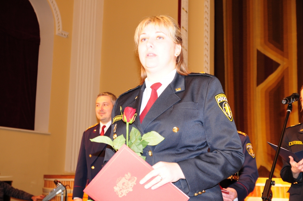Ar Iekšlietu ministrijas Goda rakstu apbalvota tika Kriminālpolicijas vecākā inspektore, majore Dana Priedeslaipa. 
Autors: Inga Karpova