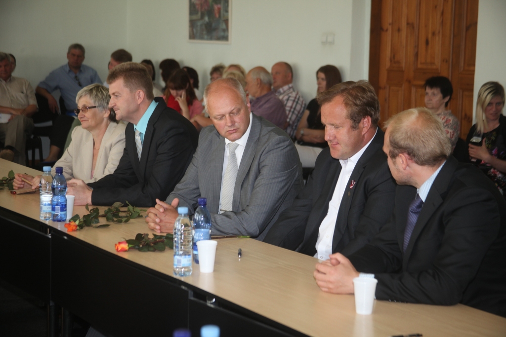 Uz kongresu pošas arī novada domes deputāti, kuri pārstāv “Vienotību”, - Intars Liepiņš, Ivars Kupčs un Andis Caunītis.  
Autors: no arhīva