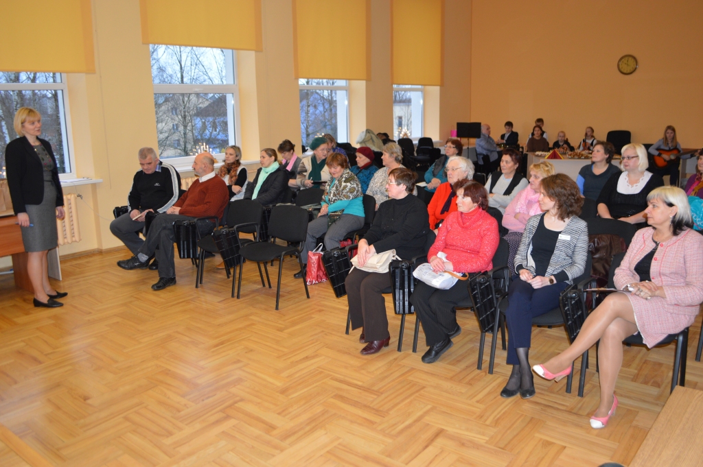 Projektu vadītāja Līga Langrate aicināja visus ģenerēt arvien jaunas idejas un īstenot jaunus projektus.  
Autors: no aģentūras arhīva