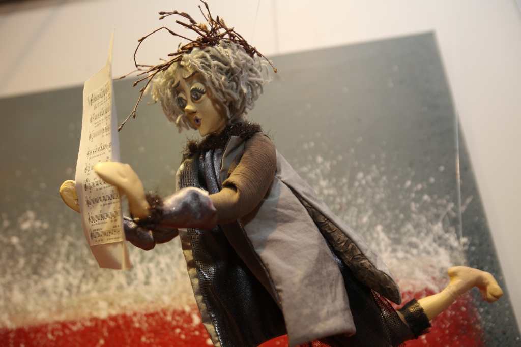 Noteikti, ka ir vērts aiziet uz Gulbenes novada Vēstures un mākslas muzeju, lai apskatītu leļļu izstādi. Lelles ir ļoti skaistas! 
Autors: Gatis Bogdanovs