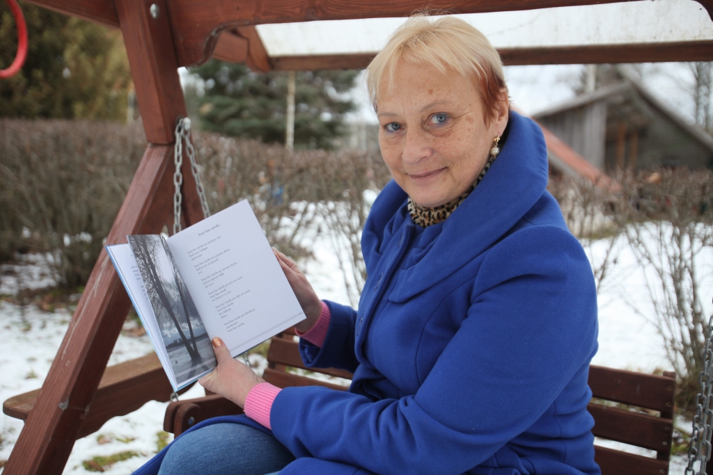 Inese Tora stāsta, ka grāmatā  apkopota dvēseliskā dzeja par to, kas latviešu sievietei ir tuvs. To visu paspilgtina Mirdzas Ankupas fotogrāfijas. 
Autors: Gatis Bogdanovs