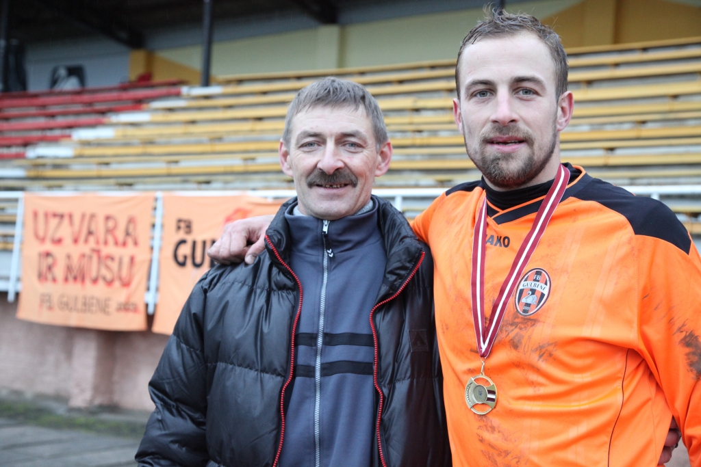 Liels līdzjutējs Jānim Lapsam ir arī viņa tētis Arnis. 
Autors: Gatis Bogdanovs