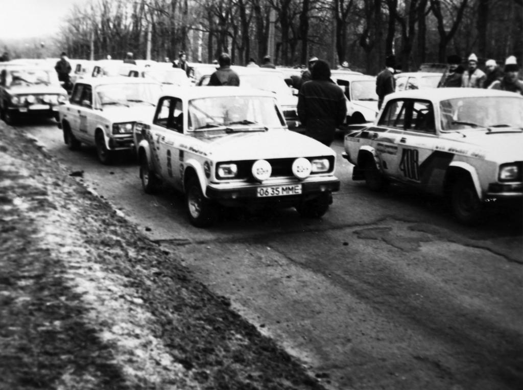 Kādreiz brauca ar citādākām automašīnām, arī ātrumi tolaik bija citi. Iet laiks, viss mainās, bet rallijs “Sarma” mūsu pilsētā ir palicis kā nemainīga vērtība. Tas ir kā nemainīga, četrus gadu desmitus sena vērtība arī Latvijas rallija vēstures lappusēs. 1984.gadā tika pieņemts lēmums, ka īsta ziemas rallija mājvietai ir jābūt Gulbenei. Tad arī šeit notika pirmais rallijs “Sarma”. Kopš tā laika rallija “Sarma” rīkošanu ir uzņēmies Vilhelms Sniedzāns. 
Rallijs “Sarma 2015” šogad notiks gan Gulbenes, gan arī Apes novadā. Tas vienlaikus atklās Baltijas 2015.gada rallija sezonu un svinēs savu 40.jubileju.	
Autors:  no “Sarmas” arhīva