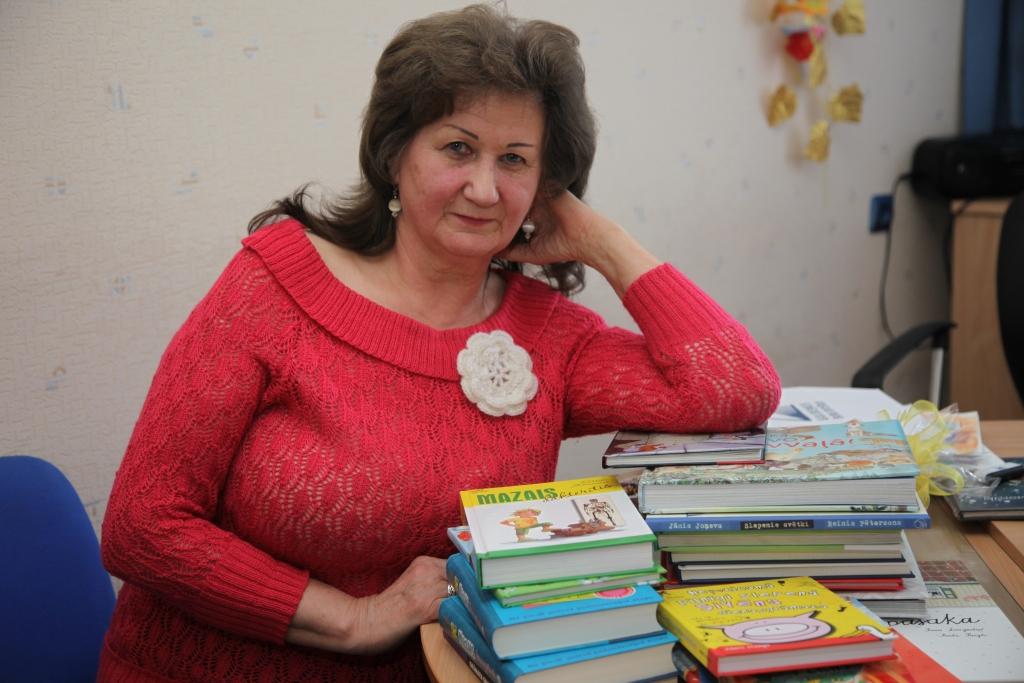 Biruta Andrejeva cer, ka ar laiku cilvēki, tostarp arī bērni, atkal arvien vairāk pievērsīsies drukāto grāmatu lasīšanai. 
Autors: Gatis Bogdanovs