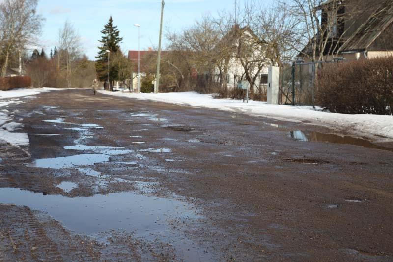 Pavasarī atsākšoties darbi arī Naglenes ielā.
Autors: no arhīva