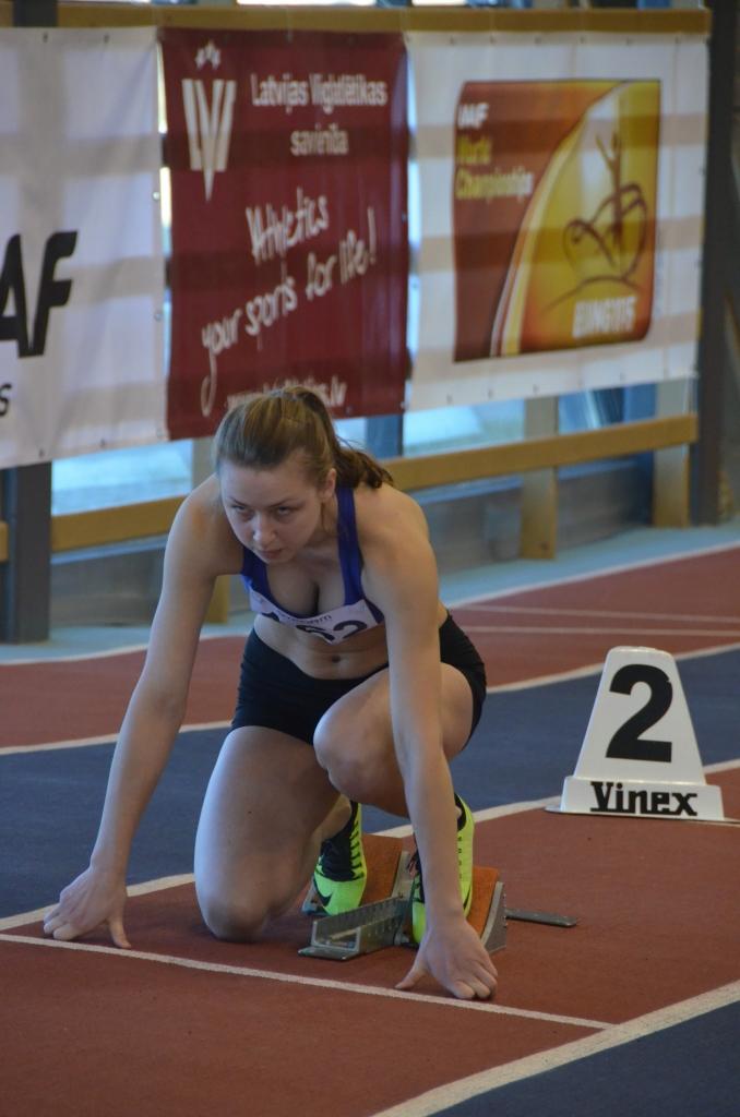 Uz starta 300 metru skrējienā – Anda Kablukova. 
Autors: Antra Grīnberga (“lat-athletics.lv”)