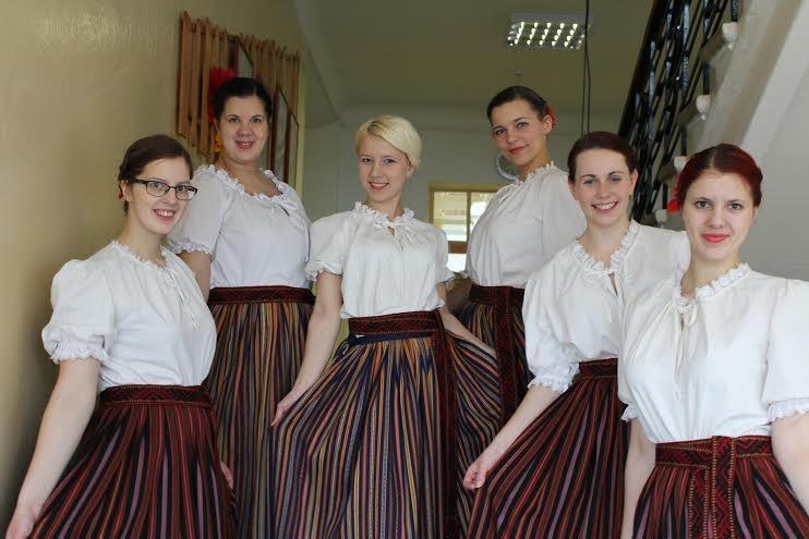  Tirzas kultūras nama jauniešu vokālais ansamblis „Odziņas”, ko vada Kristiāna Krieva, starpnovadu vokālo ansambļu skatē Viļakā ieguva 1.pakāpes diplomu.
Autors: no personiskā arhīva