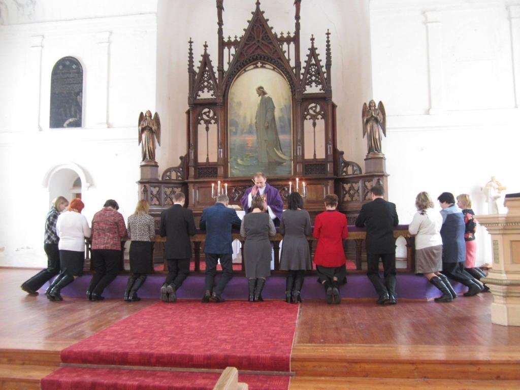 Gulbenes luterāņu draudze mācītājs Ilgvars Matīss baznīcā izveidojis stipru kodolu no cilvēkiem, kuriem rūp šis dievnams un visi, kuri te nāk.
Autors: no Gulbenes luterāņu draudzes arhīva