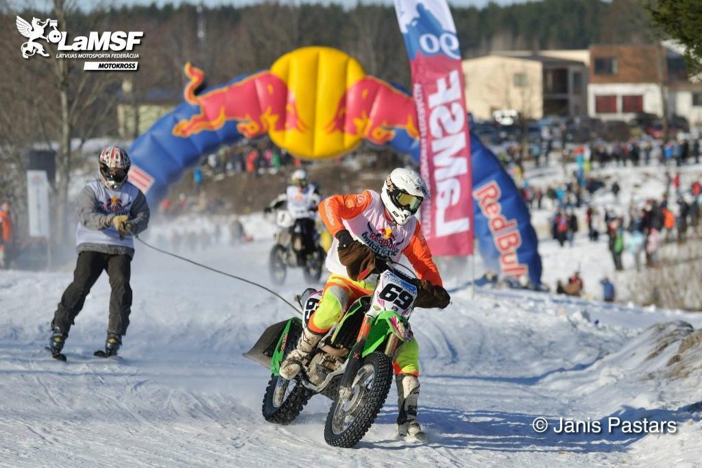 Didzis Gorbenko kopā ar Oskaru Dzirkali izcīnīja uzvaru lielajā meistaru klasē arī plaši apmeklētajās un populārajās ziemas sacensībās “Red Bull Twitch’n’Ride”. 
Autors: Jānis Pastars