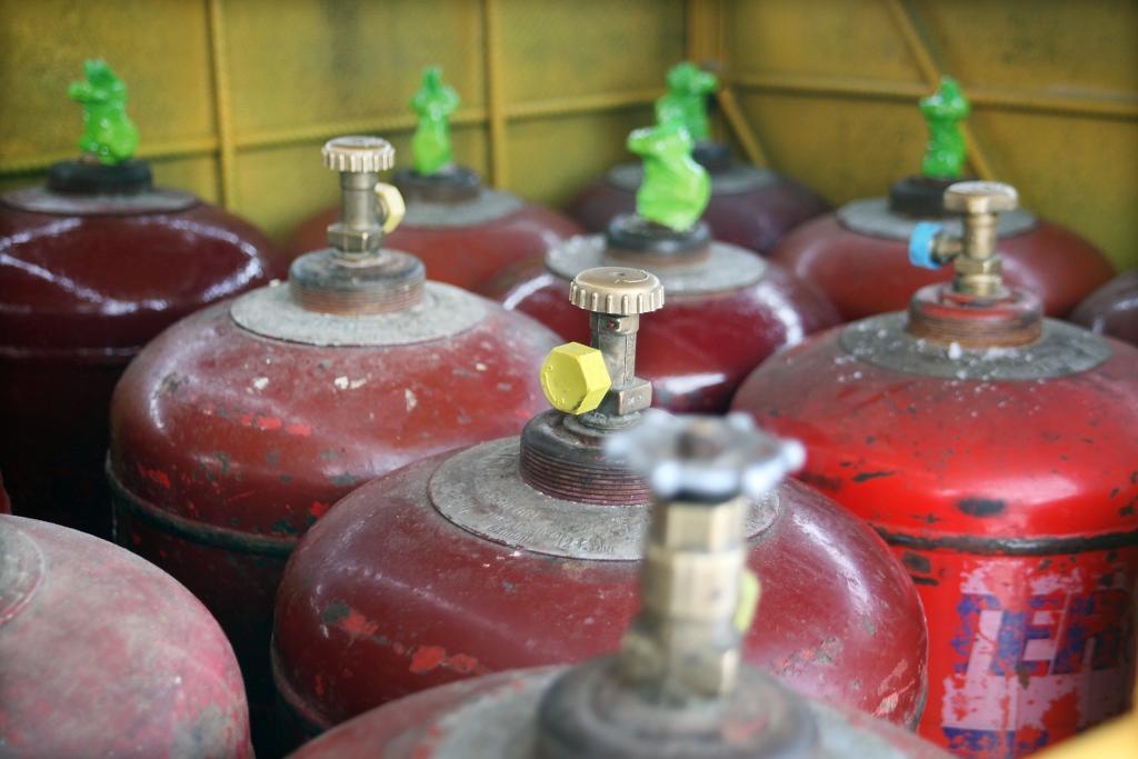 Pagaidām var nesatraukties, jo vecos gāzes balonus vēl varēs lietot ilgi.	
Autors:  no “Dzirksteles” arhīva