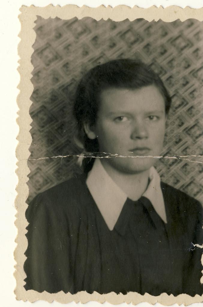 Aina, beidzot 8.klasi Čainskas rajona vidusskolā. 
Autors: no personiskā arhīva