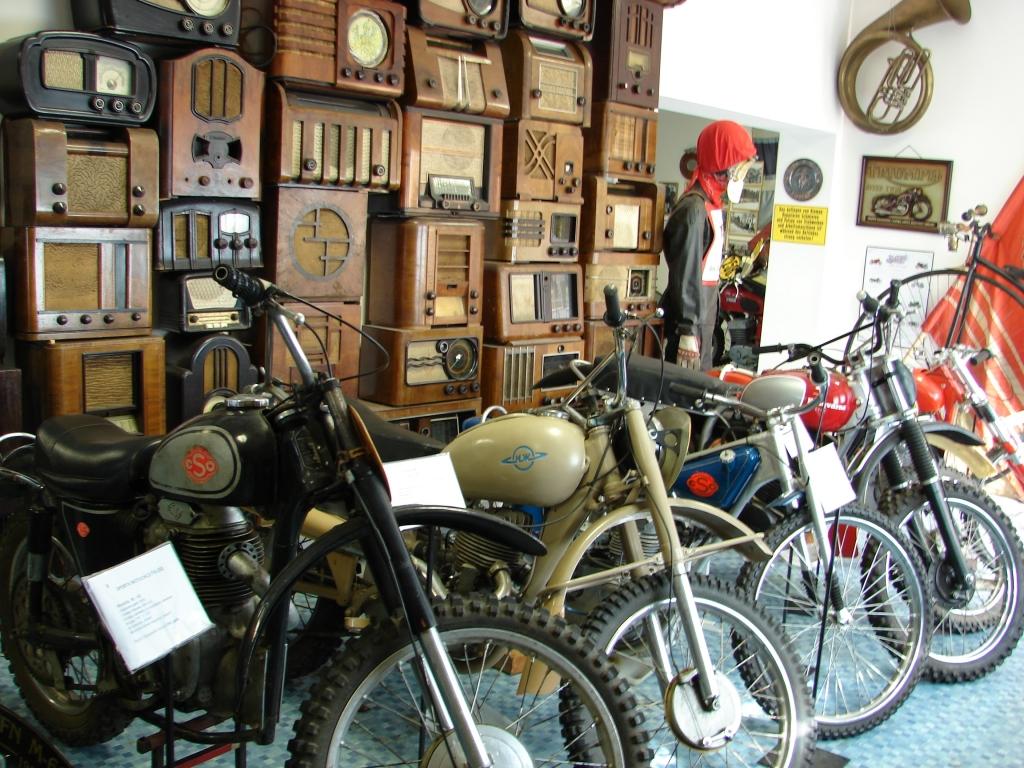 A.Zamocka kolekcijā šobrīd ir 27 motocikli, daļu no tiem būs iespēja skatīt Stāmerienā, Dimantu kausa izcīņas laikā.
Autors: no Ozolnieku novada domes arhīva