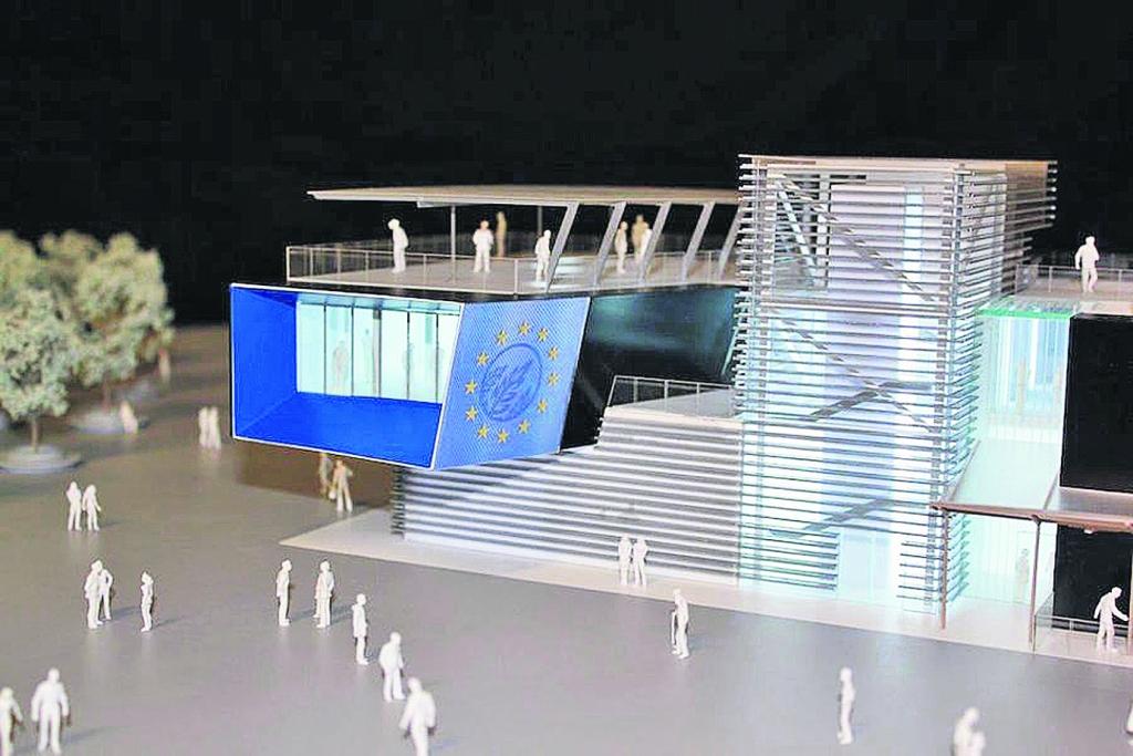 Eiropas Savienība dalībai starptautiskajā izstādē World Expo 2015 atvēlējusi vairāk nekā 13 miljonu eiro cerībā rosināt sabiedrībā diskusiju par to, kā iespējams pabarot visus pasaules iedzīvotājus, nodrošinot drošu pārtiku. 
Autors: publicitātes foto