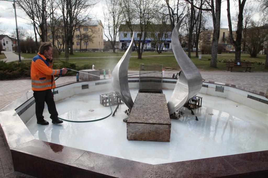 Strūklakas “Pakur, pakur...” sagatavošanas darbi  jaunajai sezonai turpināsies vēl šonedēļ.  
Autors: Gatis Bogdanovs