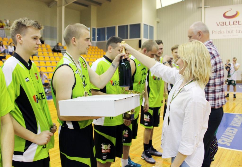 Pirmo reizi turnīra vēsturē par čempioniem kļuva “Gulbenes buki”. 	
Autors: Ziedonis Lazdiņš