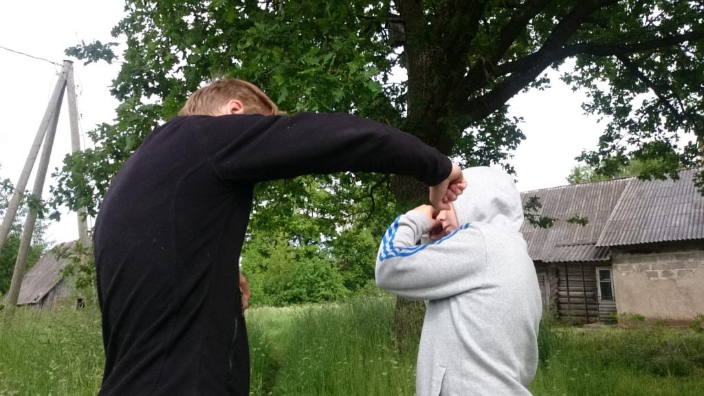 Lai arī oficiāli reģistrēti ir 13 vardarbības gadījumi starp nepilngadīgājiem, reāli  to ir krietni vien vairāk.
Autors: no personiskā arhīva