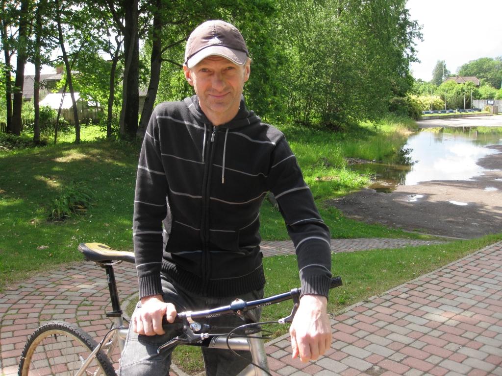 Kopš jaunības gadiem Gregs sevi uztur formā. Katru rītu un katru vakaru cenšas pasportot. “Man ir svarīgi labi justies un izskatīties. Turklāt muzicēšana arī prasa izturību un labu fizisko formu,” saka viņš.
Autors: Diāna Odumiņa