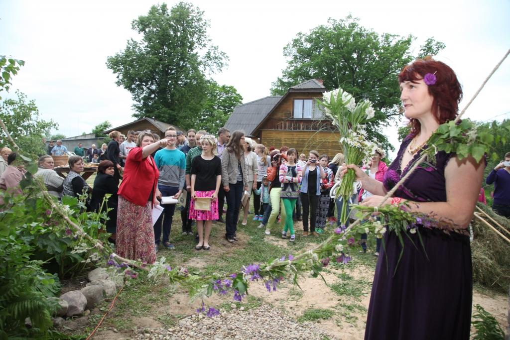 Atklājot kolekciju, Jolanta Kuprovska atzina – ja kaut ko ļoti, ļoti vēlas, tas piepildās. Viņa pateicās visiem, kas noticēja viņas sapnim un palīdzēja to realizēt. 	
Autors: Gatis Bogdanovs