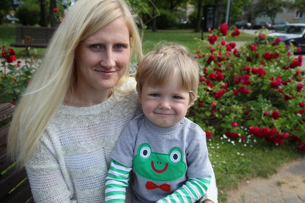 “Dēliņa ienākšana manā dzīvē – tā ir laime. Linards iemācījis būt pacietīgākai, uzmanīgākai un atbildīgākai,” saka Linda Upīte. 	
Autors: Gatis Bogdanovs