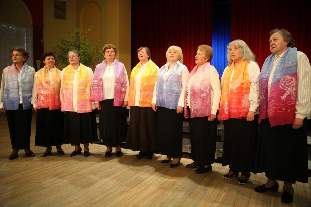 Stāmerienas pagasta senioru vokālais ansamblis “Vakarvējš” šā gada maijā izturēja pilnās nopietnās ugunskristības novada vokālo ansambļu skatē Gulbenē. 	
Autors: Gatis Bogdanovs