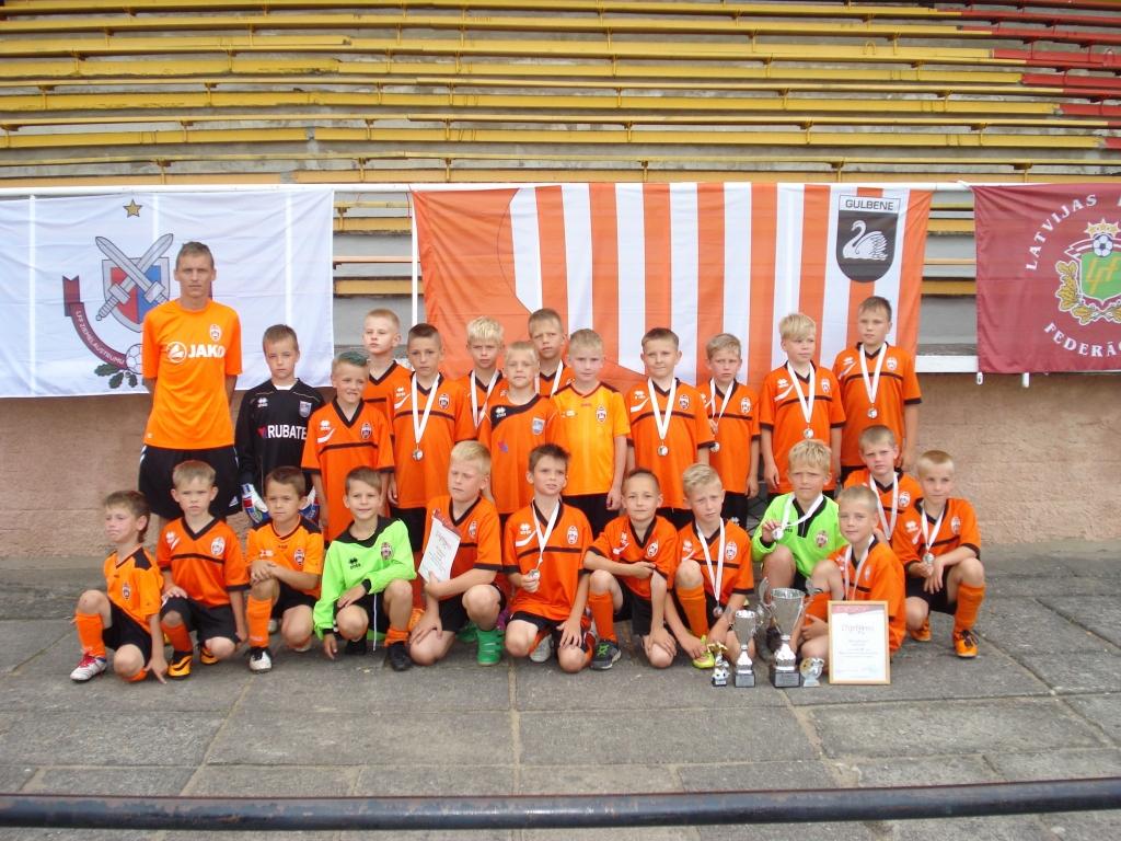 Mazie Gulbenes futbolisti. 		
Autors: no personiskā albuma