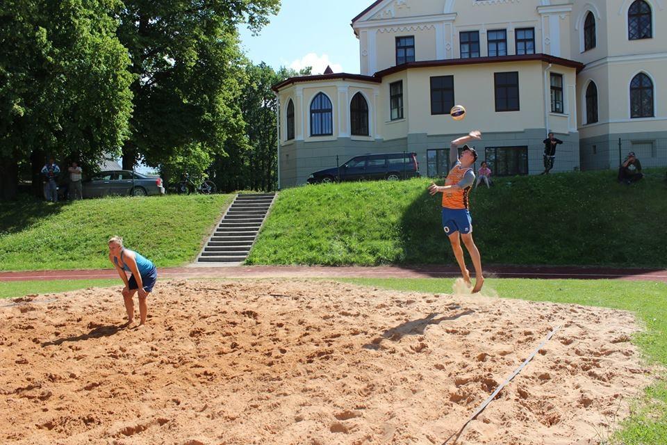 Autors: Dace Ose un Pēteris Mikulāns (facebook.com)