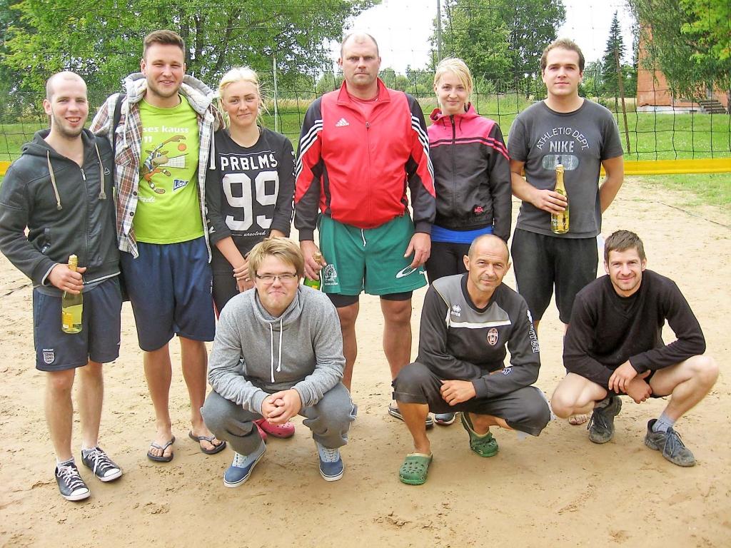 Turnīra uzvarētāji - pirmo trīs vietu ieguvēji pieaugušo sacensībās.                      
Autors: no personiskā arhīva