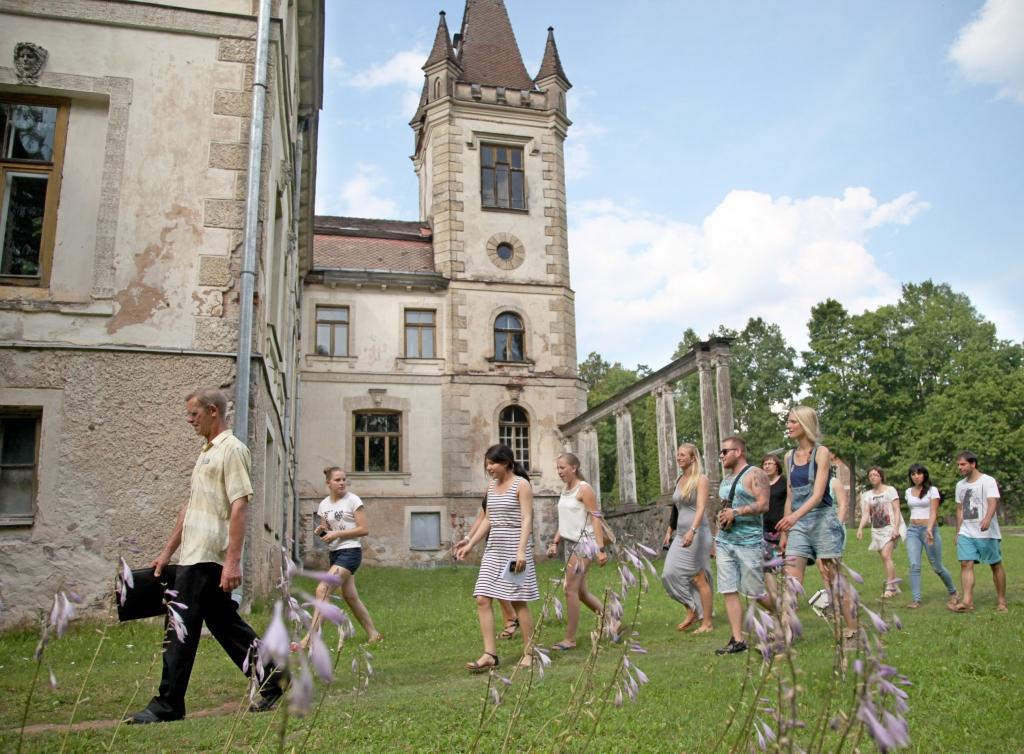 Pagājušajā nedēļā ekskursijā pa Stāmerienu devās projekta “Skats uz mācīšanos” dalībnieki no Spānijas, Nīderlandes un Latvijas. 				  			  
Autors: Gatis Bogdanovs
