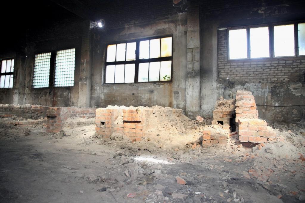 Katli no Jaungulbenes arodskolas katlumājas demontēti esot it kā tāpēc, ka varējuši kādam uzkrist virsū. Kur tagad tie ir? Kam tos vajag? Atbildes nav. 		
Autors: Gatis Bogdanovs