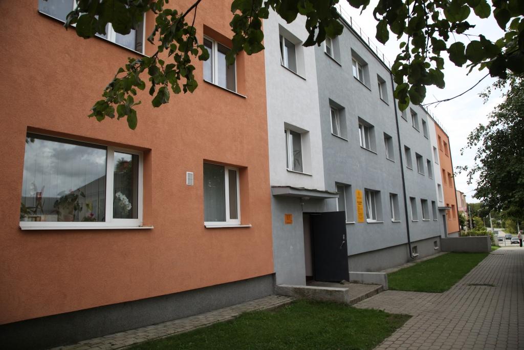 Kā rudens, tā atkal tās pašas problēmas - draudi palikt bez centrālapkures! Iedzīvotājiem renovētajā daudzdzīvokļu māja tas ir apnicis. Viņi prāto, kā turpmāk izvairīties no šādām stresa situācijām. 	
Autors: Gatis Bogdanovs