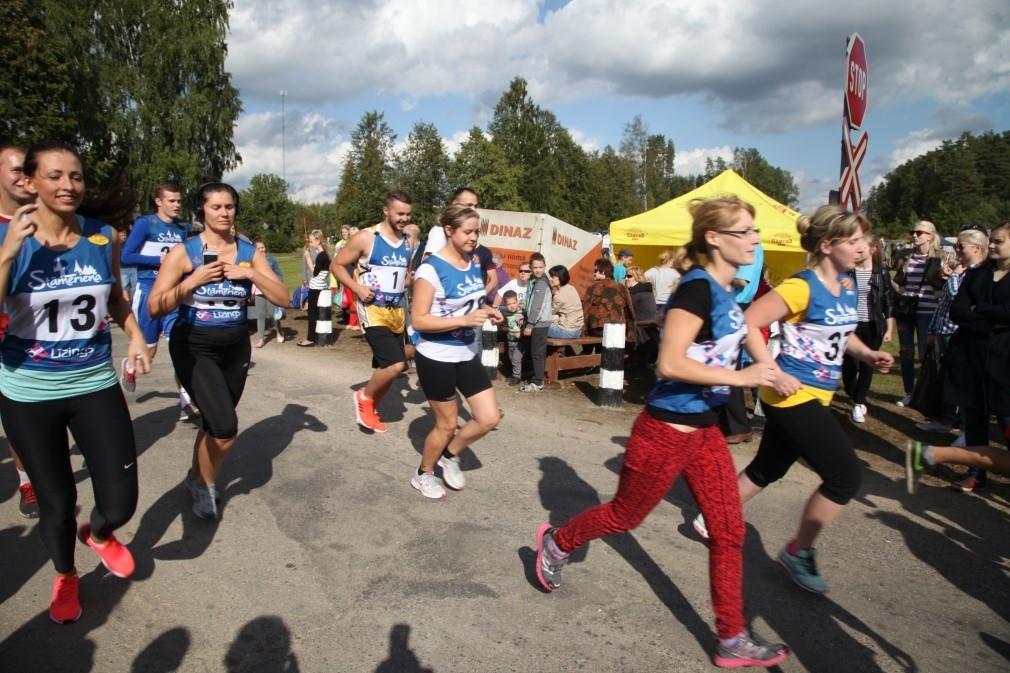 Skrējiens Stāmerienā ir kļuvis par labu tradīciju. Tajā ik gadu pulcējas ne tikai skrējēji no mūsu novada, bet arī viesi no citām Latvijas vietām. 	
Autors: Gatis Bogdanovs