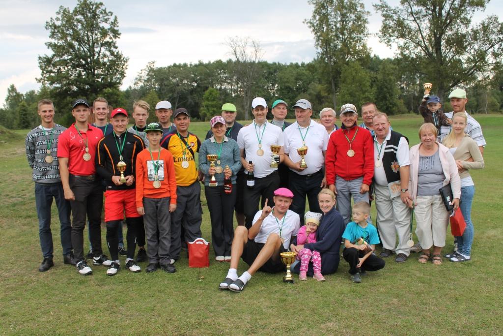Golfa čempionāts bija kā skaisti svētki, kas kuplā skaitā pulcēja gan golfa spēlētājus, gan arī viņu ģimenes un atbalstītājus. 
Autors: Ziedonis Lazdiņš