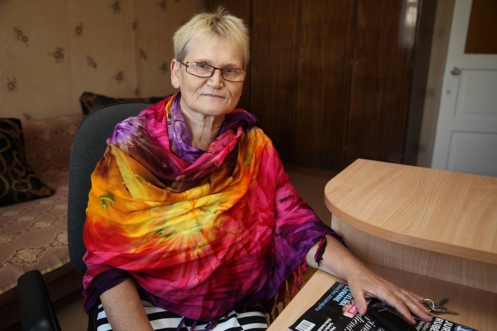 Latvijas Sarkanā Krusta Gulbenes izpildkomitejas jaunā izpilddirektore Biruta Kozlovska ir gatava jauniem izaicinājumiem un iecerēm, kuras viņa pagaidām neatklāj. B.Kozlovska turpinās aktīvi darboties arī Gulbenes invalīdu biedrības valdē.
Autors: Gatis Bogdanovs