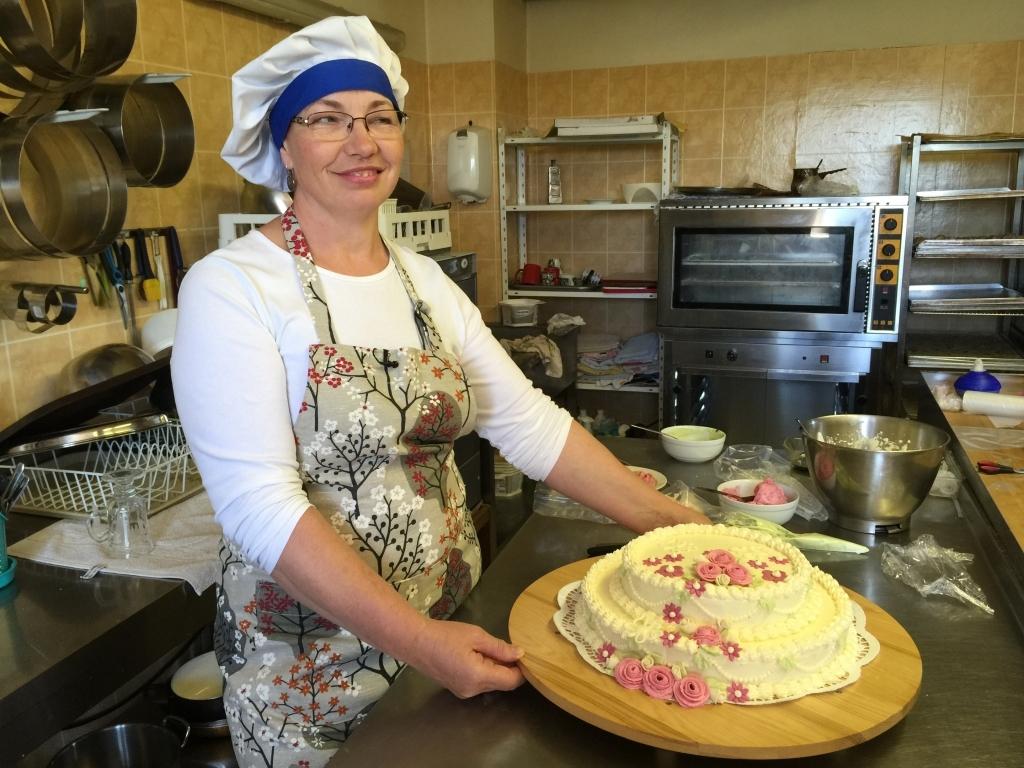 Ineses Veismanes ceptā kūka pēc ekspertu un viesu domām guva vislielāko atzinību.  
Autors: no producentu kompānijas „Brīvdienas” arhīva 