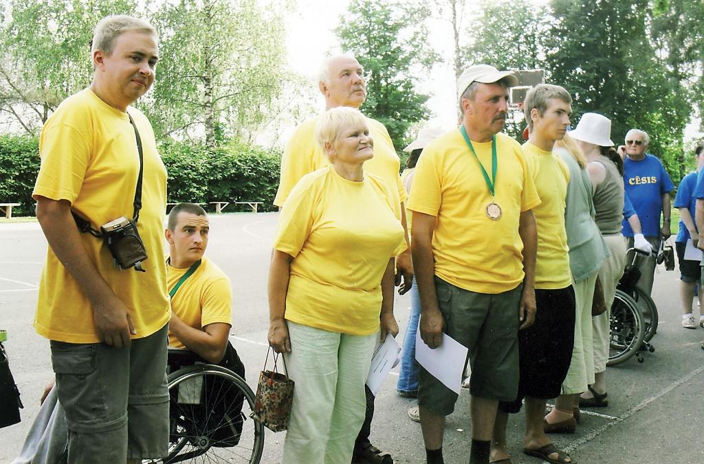 Invalīdu biedrību pirmajās sporta spēlēs Valkā ar lepni paceltu galvu, jo izcīnīta 1.vieta.
Autors: no personiskā albuma