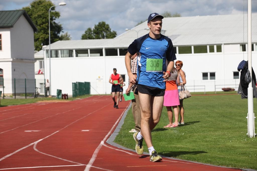 Edgars atzīst, ka šobrīd viņa svarīgākais uzdevums ir ieiet ritmā, lai varētu trenēties atkal uz pilnu slodzi un maksimāli labi sagatavoties pavasara sezonai. 	
Autors: no “Dzirksteles” arhīva