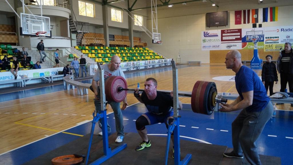 Uldis Ķiploks vīriešu grupā savā svara kategorijā ieguva 2.vietu, jauniešu grupā absolūtajā vērtējumā viņam - 1.vieta. 	
Autors: no personiskā arhīva