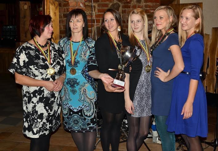 Ļoti sekmīgi turnīru aizvadīja Gulbenes dāmas, kas uzvarēja visās spēlēs un izcīnīja pirmo vietu un uzvarētāju kausu.
Autors: no personiskā arhīva