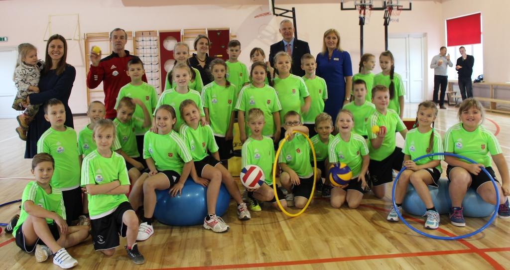 Gulbenes 2.vidusskolas 3.klases audzēkņi ir solījušies aktīvi sportot visus sešus gadus līdz pat 9.klasei.  	
Autors: Jana Igaviņa