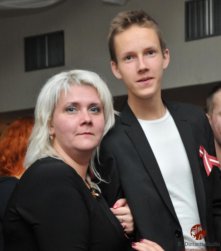 Agneses Kivkucānes ģimenē vienmēr tiek svinēti latviešu svētki un ievērotas arī tradīcijas. To viņa māca arī savam dēlam Krišam. 
Autors:  “R.Dimants Studio”