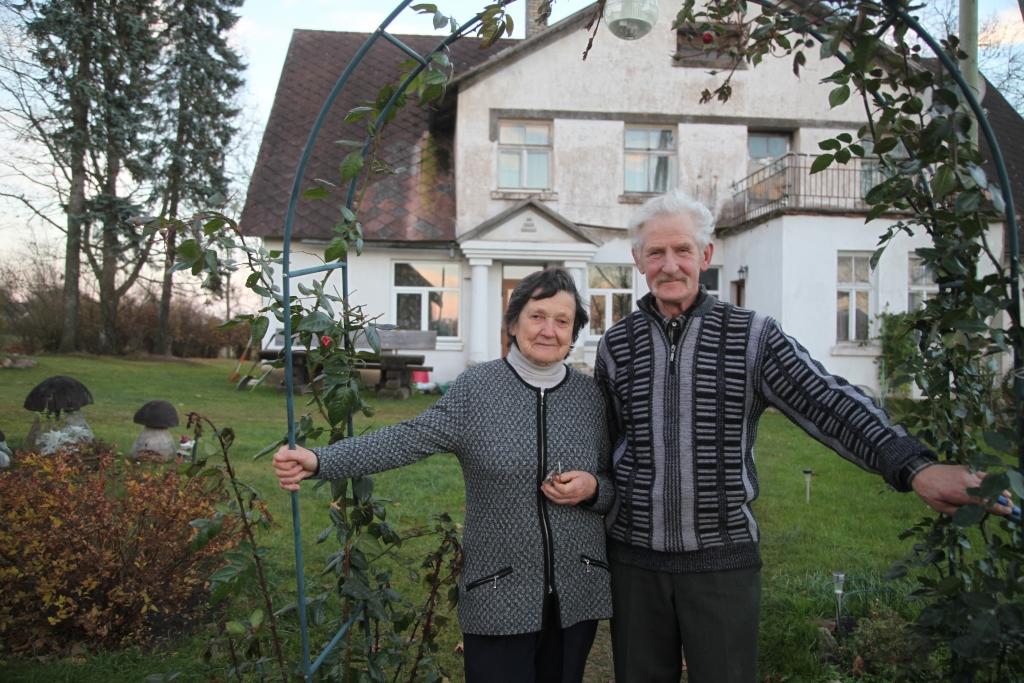 Malda un Andrejs ir dzīvesdraugi, kas savā starpā labi satiek un viens otram palīdz ikdienas darbos. 	
Autors: Gatis Bogdanovs