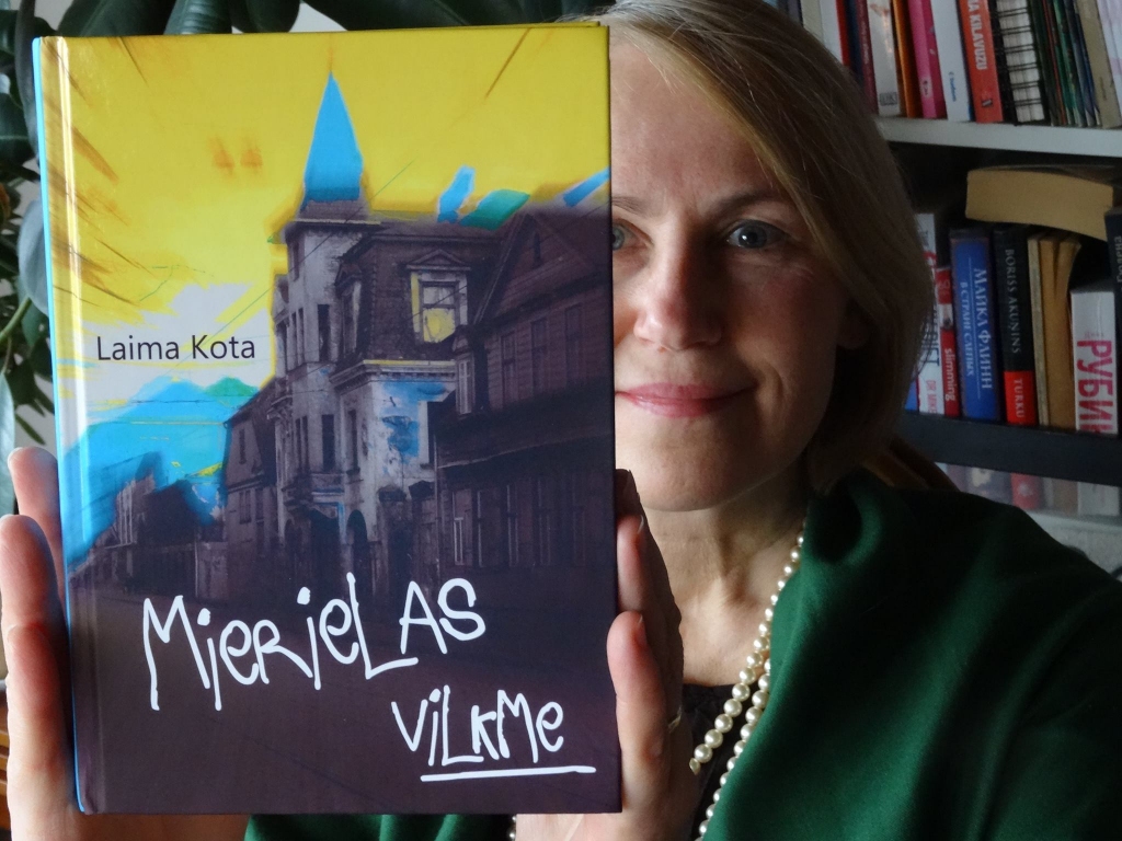 Rakstniece Laima Kota (Muktupāvela) savas daiļrades cienītājiem ir sagādājusi patīkamu dāvanu šajā gadā - jaunu romānu. “Mierielas vilkme” ir 288 lappušu garš vēstījums par to, kas notiek Miera ielā Rīgā.  
Autors: no personiskā arhīva