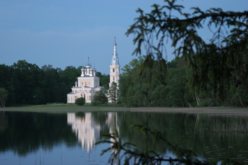 Autors: no “Dzirksteles” arhīva