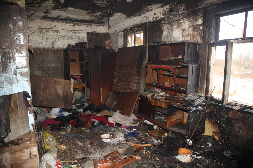 Pagājušajā sestdienā Gulbenē, Brīvības ielā 90, dega istaba ēkas otrajā stāvā 15 kvadrātmetru platībā. Ugunsgrēka cēloņi tiek noskaidroti. 
Autors: Gatis Bogdanovs