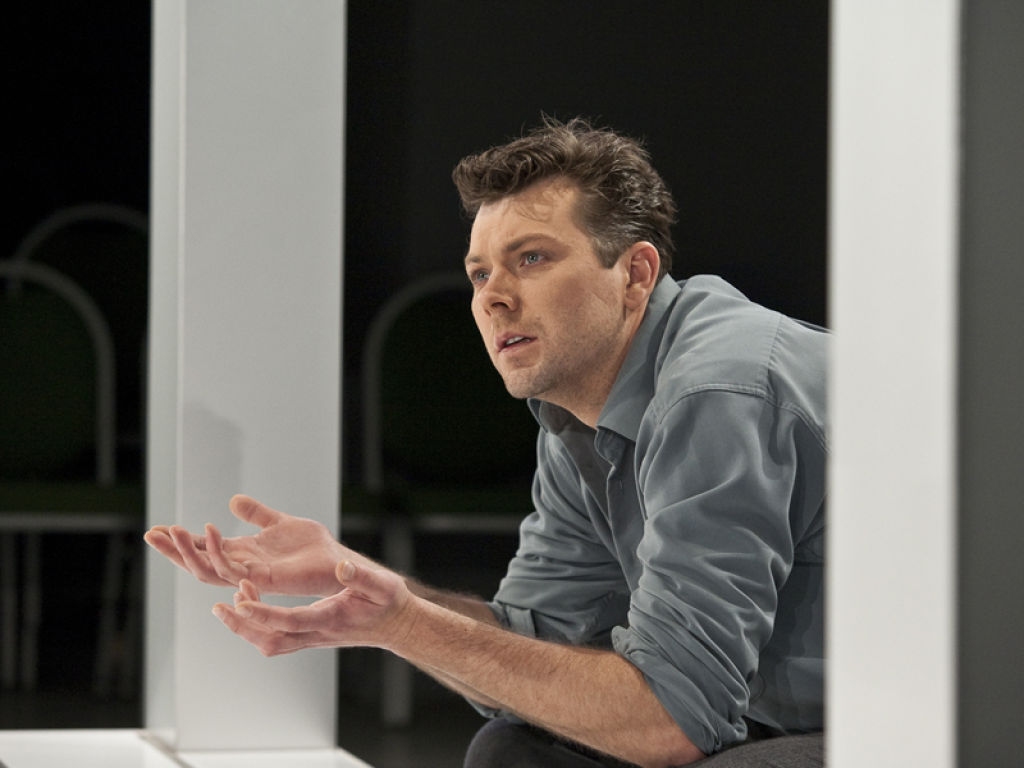 Pasākuma vadītāja lomā iejutīsies Latvijas Nacionālā teātra aktieris Mārcis Maņjakovs, kurš pirmais saņēma balvu “Gulbenes novada gods” sakarā ar slavenā amata brāļa mūsu novadnieka Kārļa Sebra simtgadi. 
Autors: www.teatris.lv